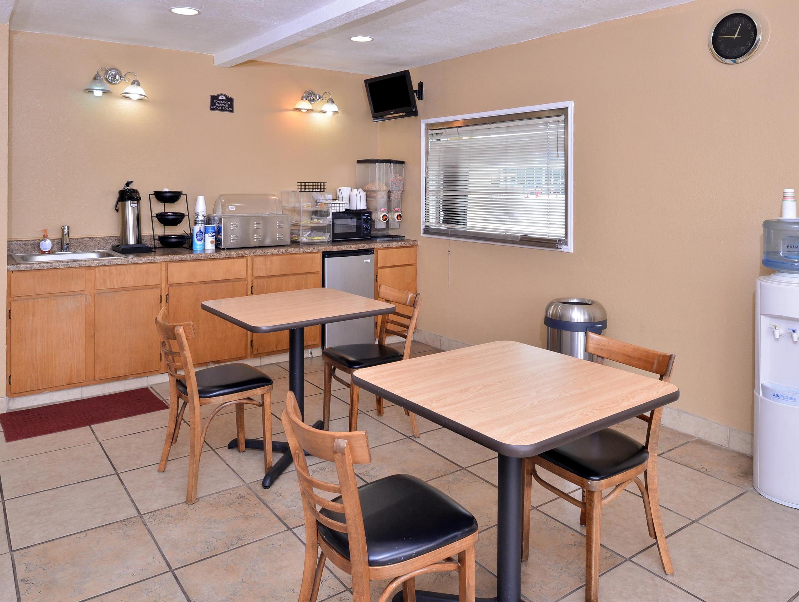 Americas Best Value Inn Schulenburg Екстериор снимка