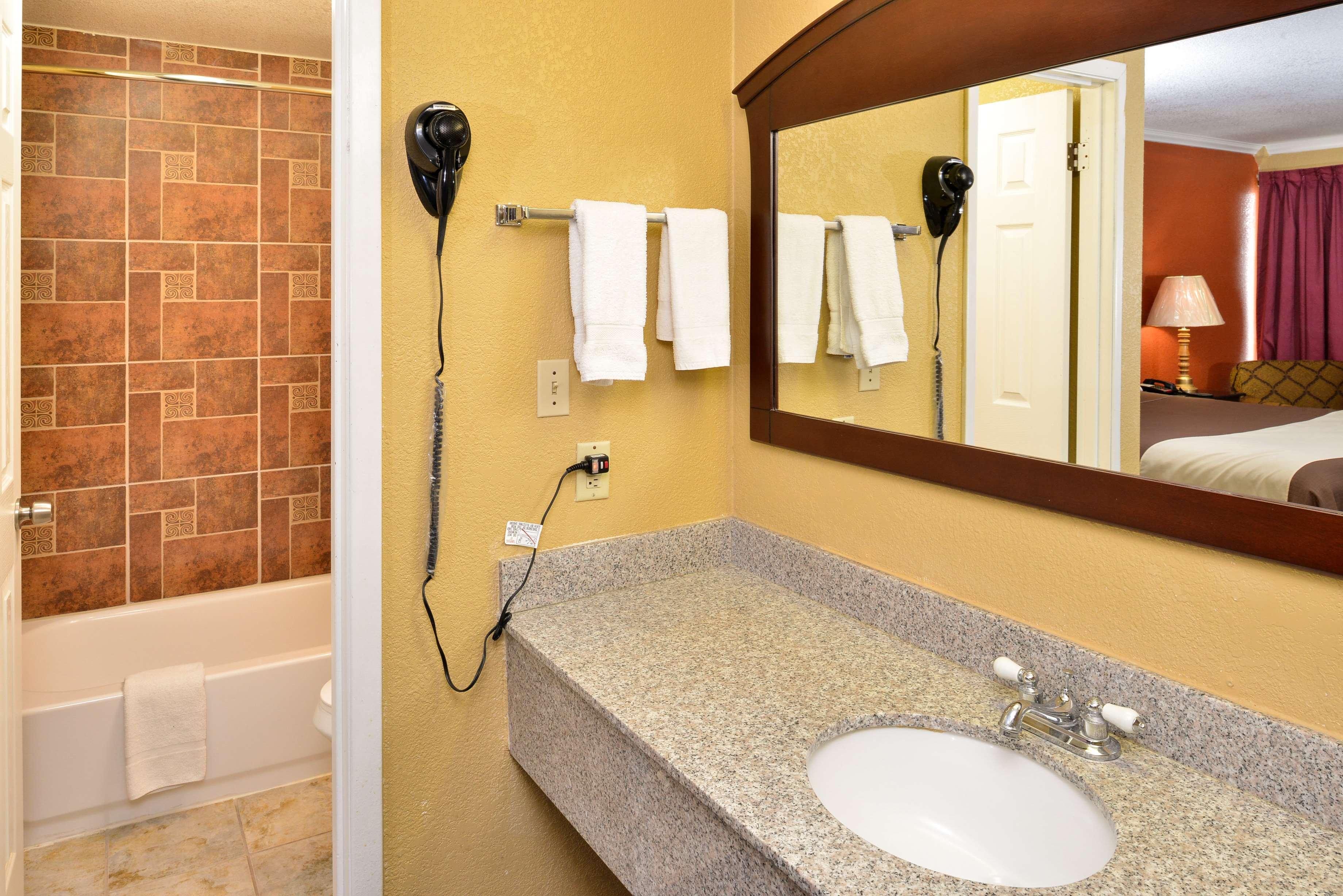 Americas Best Value Inn Schulenburg Екстериор снимка